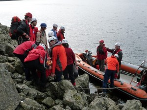 Preparing to transfer the casualty to the boat